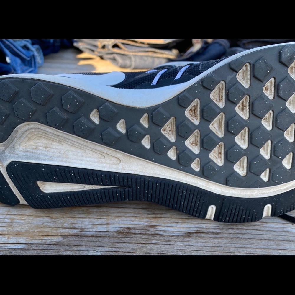 Nike’s - Picture 5 of 7
